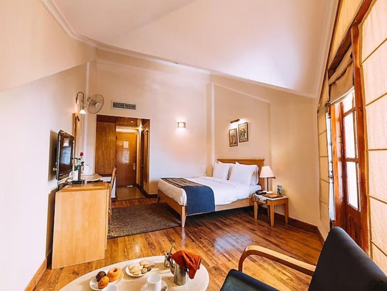 Hotel Willow Banks - Boutique 4 Star Hotel On The Mall Road Shimla Exterior foto