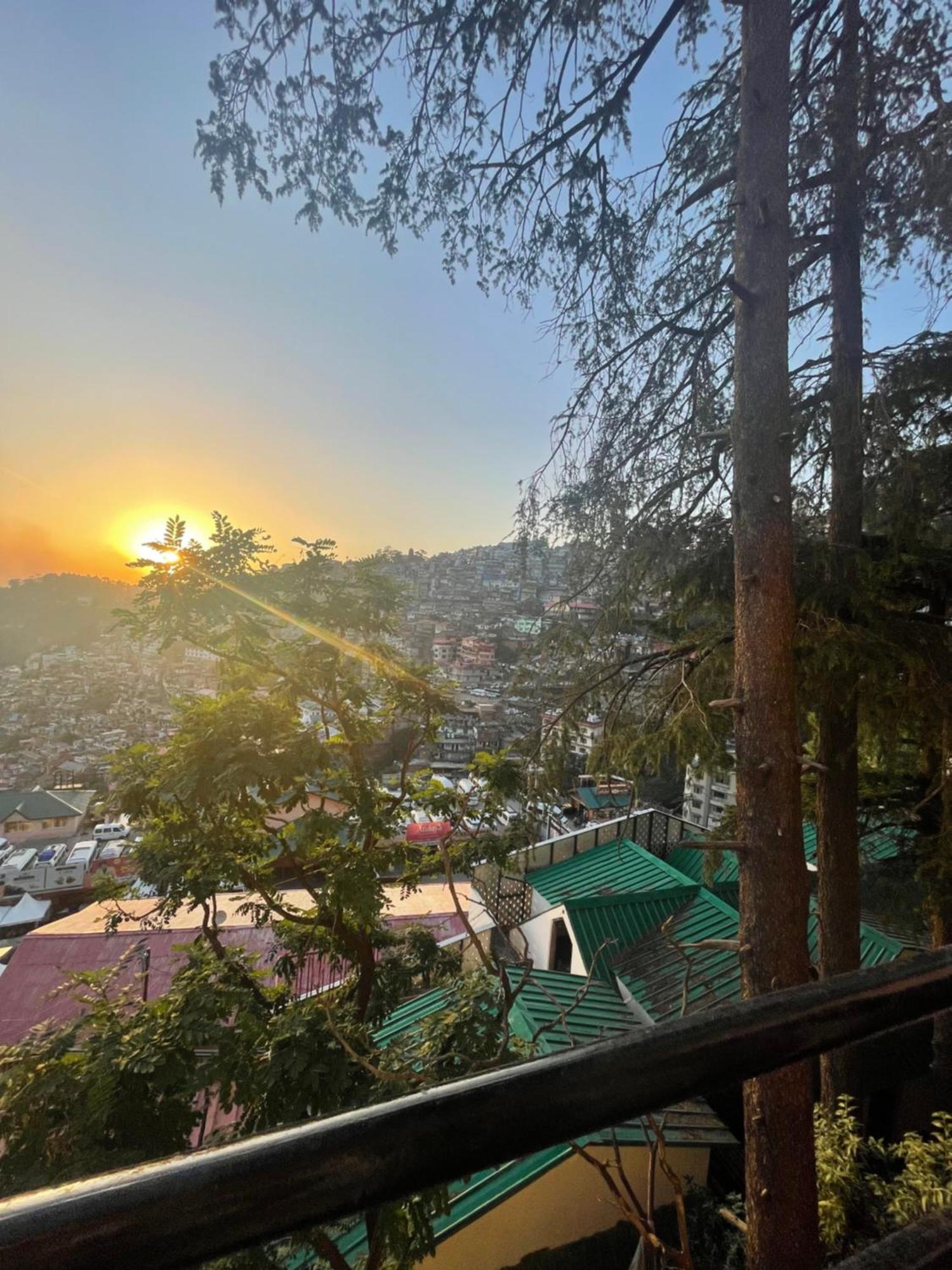 Hotel Willow Banks - Boutique 4 Star Hotel On The Mall Road Shimla Exterior foto